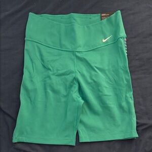 NEW Nike Women's Emerald Bike Shorts